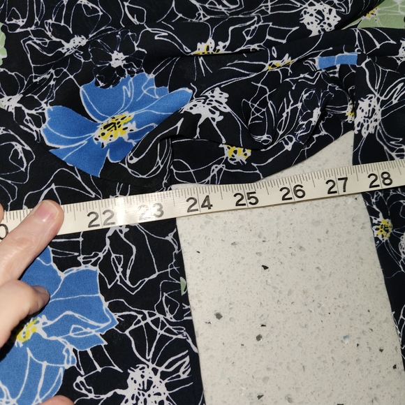 NYDJ Floral Blouse - Ruffle Neck - Black, Blue, Green Size Large - Picture 5 of 6